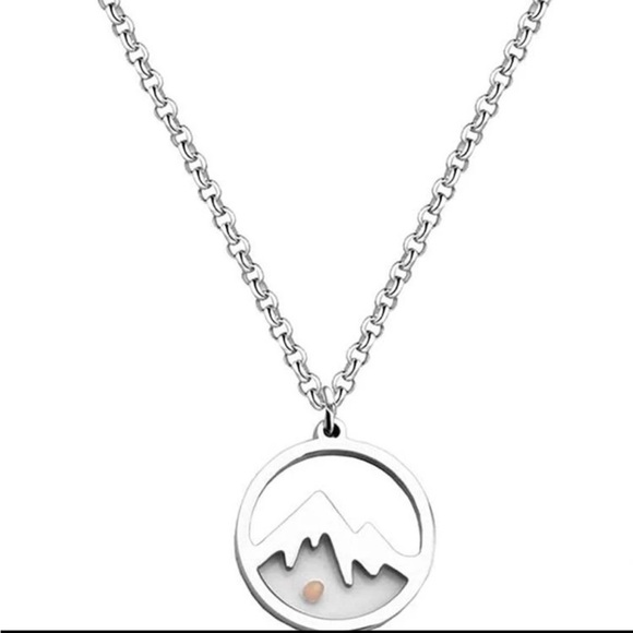 Elegant Silver Mountain Pendant Necklace - Picture 2 of 3